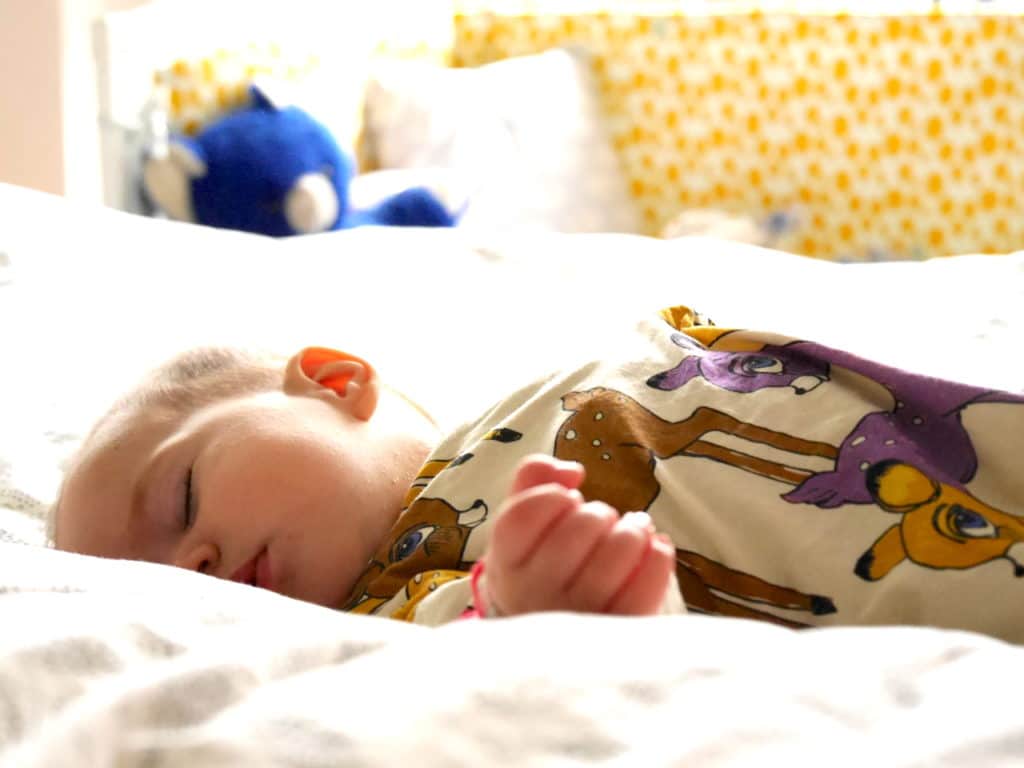 Baby´s Schlaf: Erholsam durch die Nacht mit Pampers Baby-Dry und Lufti, der kleinen Pustewolke Familie_Schlaf_Babyschlaf_Mamablog