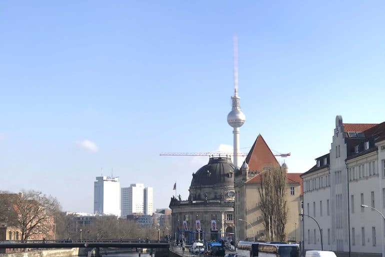 Berlin erkunden. 2 Spaziergänge durch Ost- und West Berlin Berlin-Ausflug-Ausflugstipps-Fernsehturm