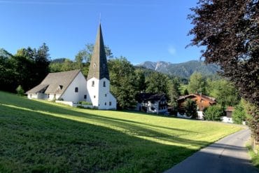 Familienurlaub in Deutschland: Servus aus dem Fichtelgebirge und Oberbayern Supermom_Mamablog_Bayern_Fischbachau_Kirche